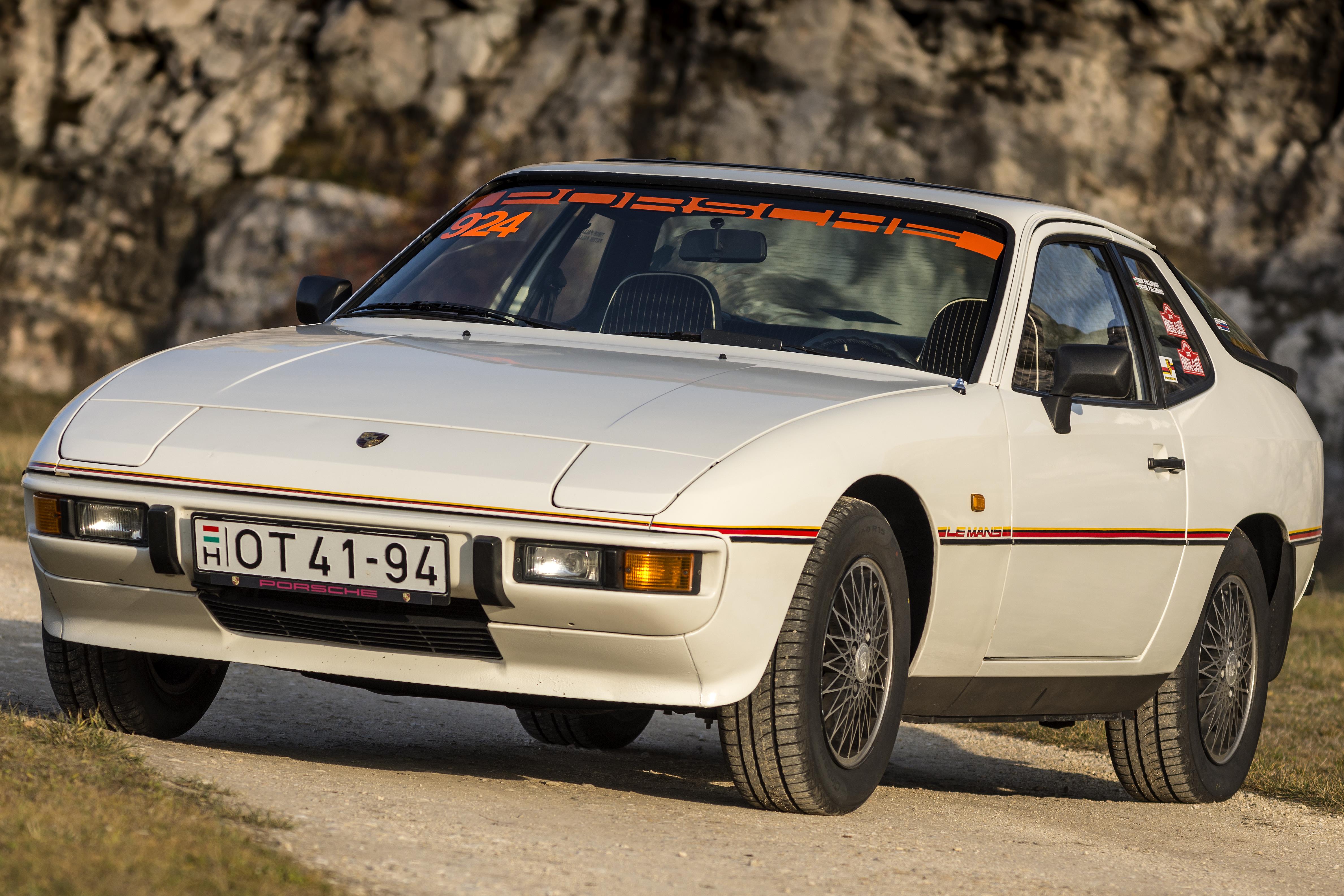 1980,ig öt Le Mans,i 24 óráson győzött Porsche, ezt ünnepelték meg a 924,es különkiadásával. Jó ómen volt, utána 1981 és 1987 között zsinórban hétszer